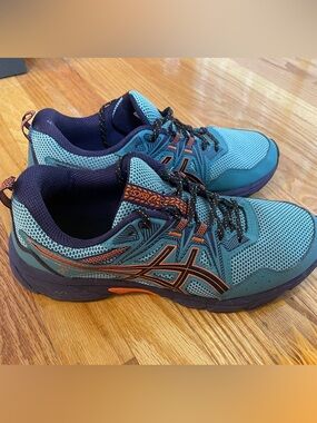 Asics Gel-Venture 8 women's trail running shoes in the Misty Pine/Nova Orange